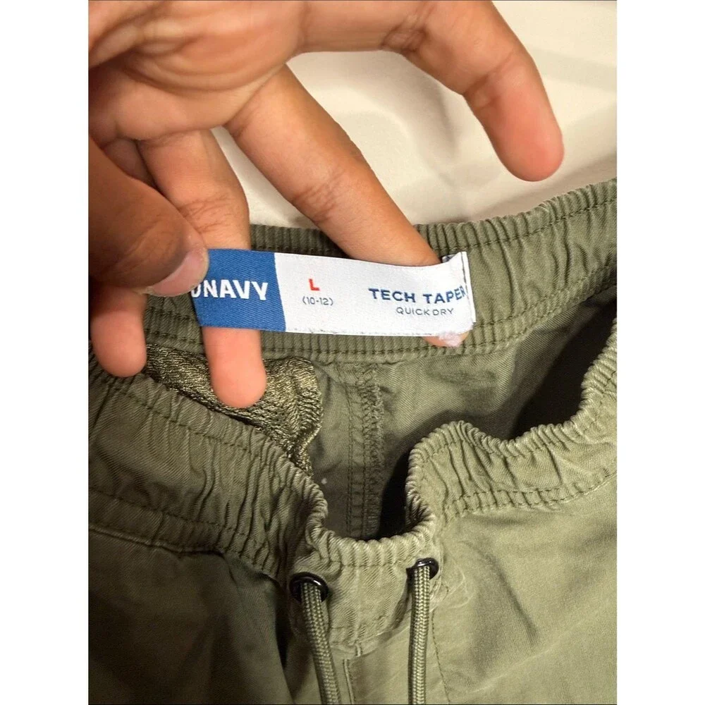 Old Navy. Tech Taper size 10-12 L